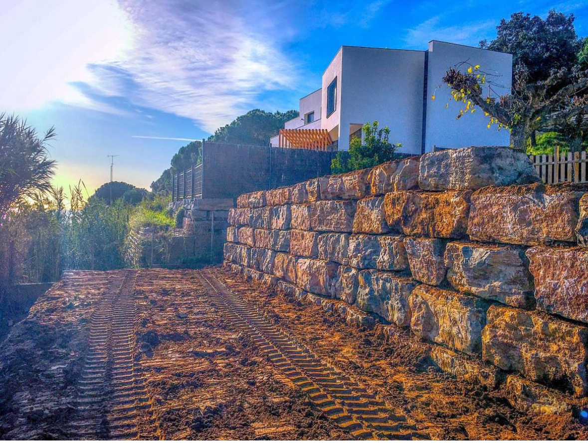 MURO ESCOLLERA